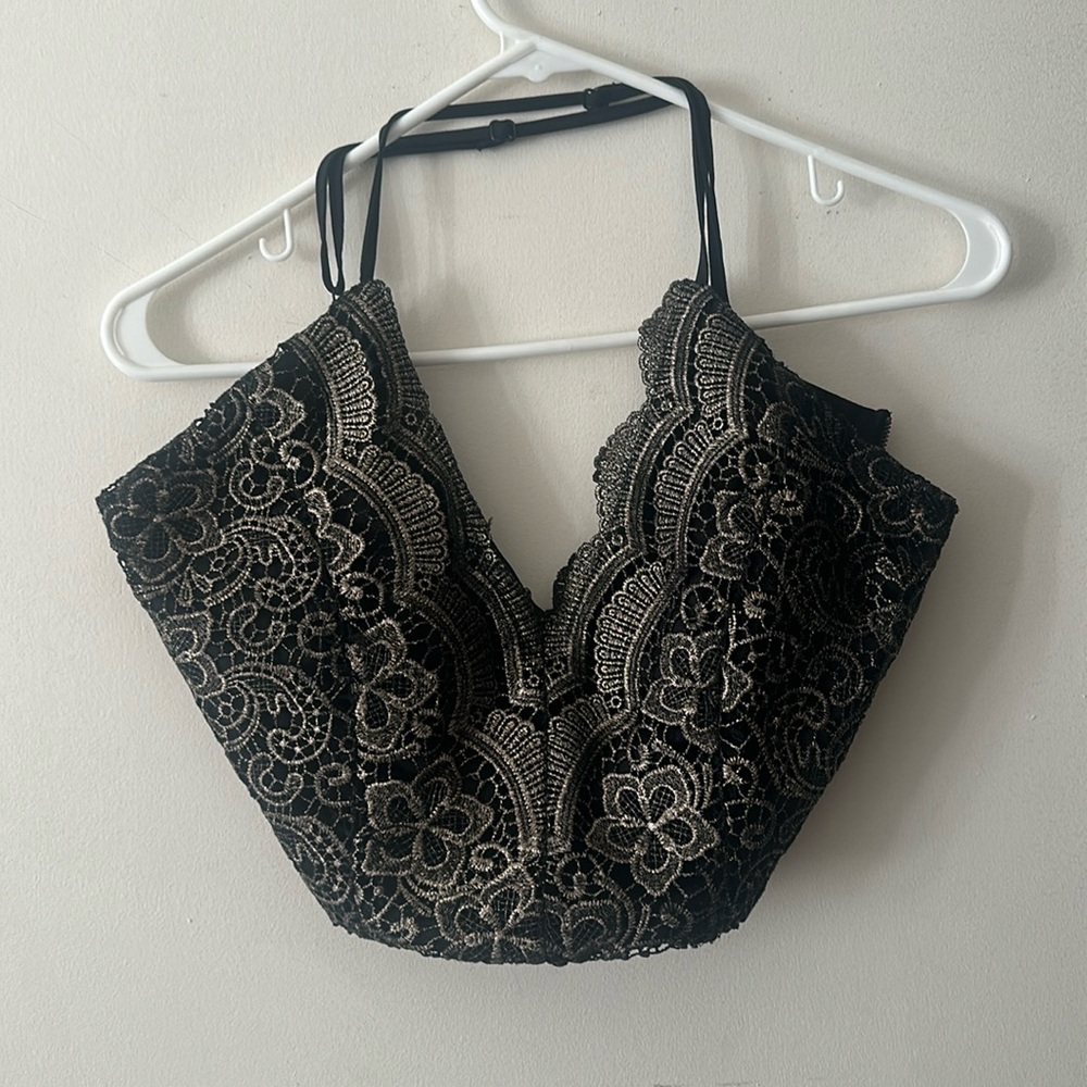 WINDSOR - Black & Gold Lace Crop Too